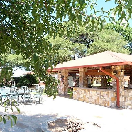 Dornhuegel Guestfarm Hotell Grootfontein Exteriör bild