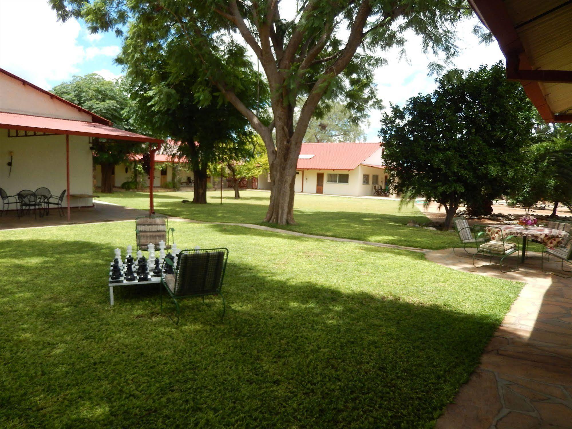 Dornhuegel Guestfarm Hotell Grootfontein Exteriör bild
