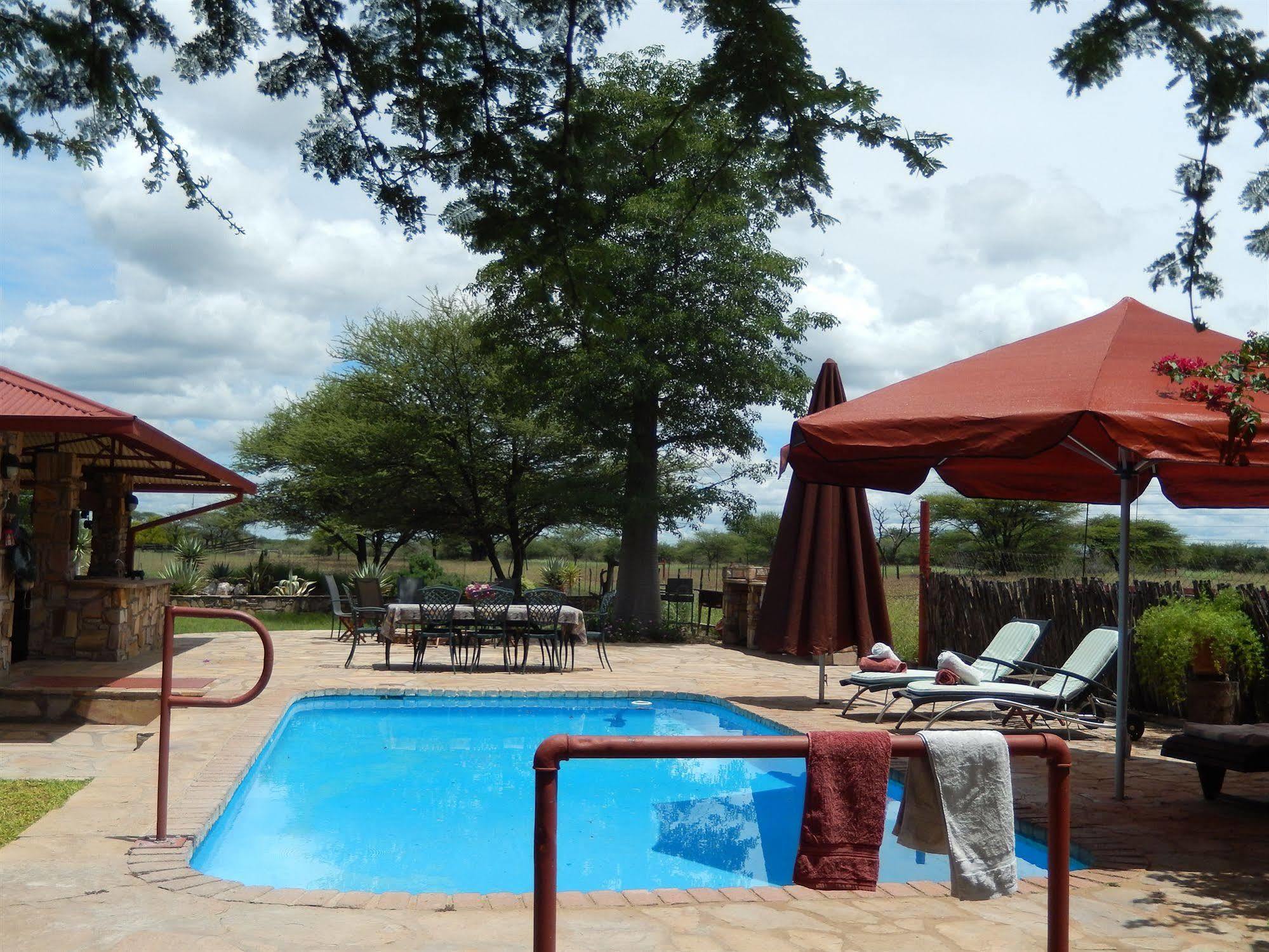 Dornhuegel Guestfarm Hotell Grootfontein Exteriör bild