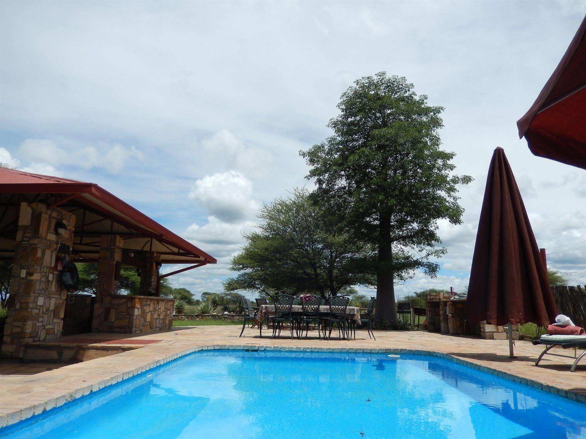 Dornhuegel Guestfarm Hotell Grootfontein Exteriör bild